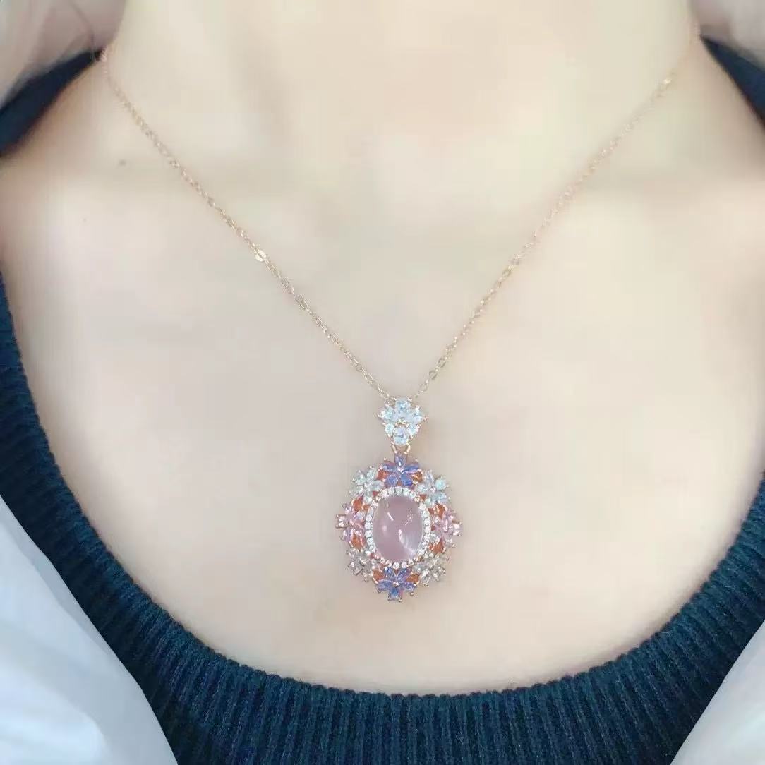 Natural Rose Quartz Sweetheart Floral Halo Pendant — 18k Rose Gold Vermeil