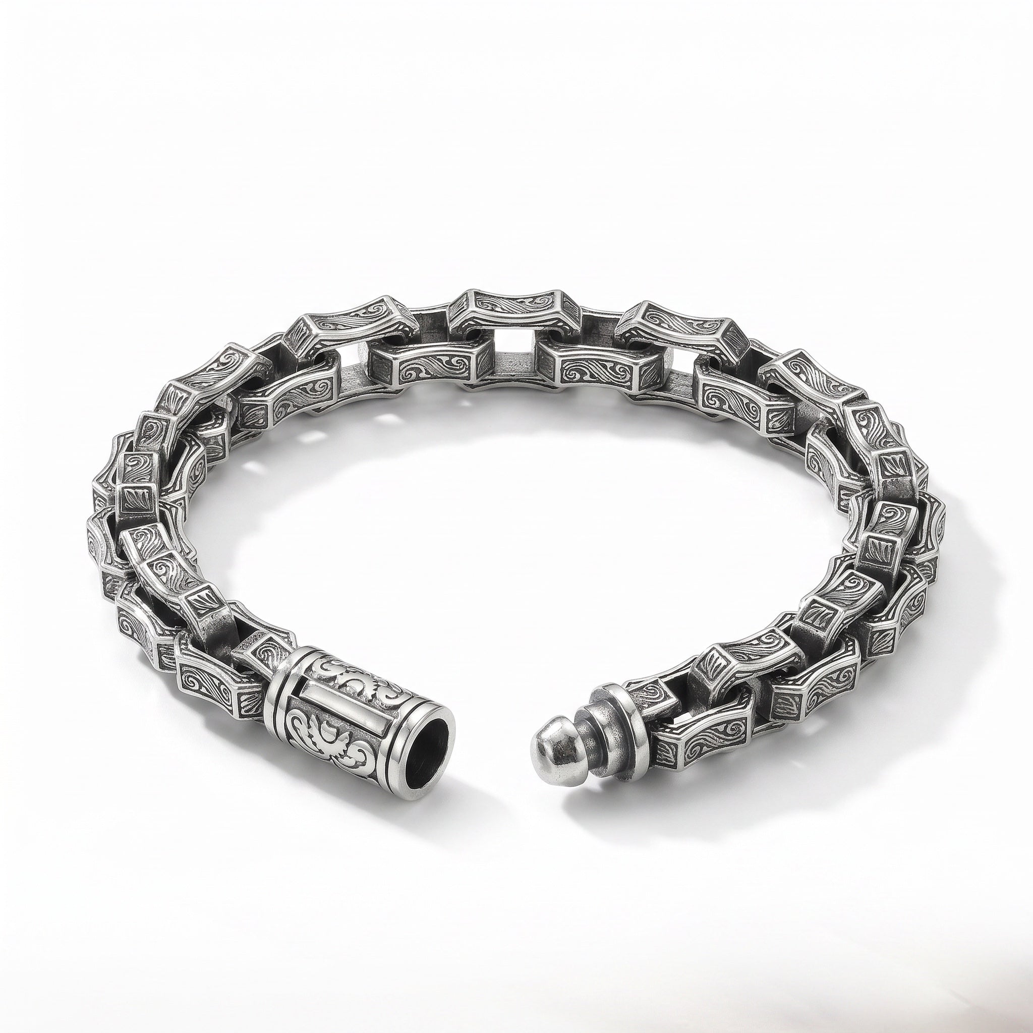 BoxUnboxed The Rock Sovereign geometric link bracelet in solid 925 sterling silver with a 10mm profile and chiseled rock facets.